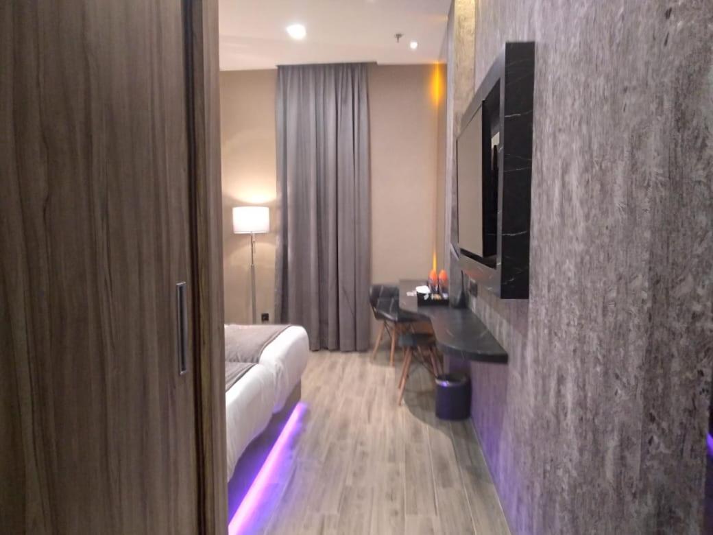 De Paris Hotel Медан Екстериор снимка