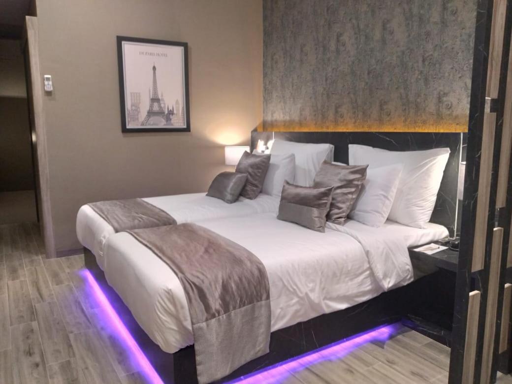 De Paris Hotel Медан Екстериор снимка
