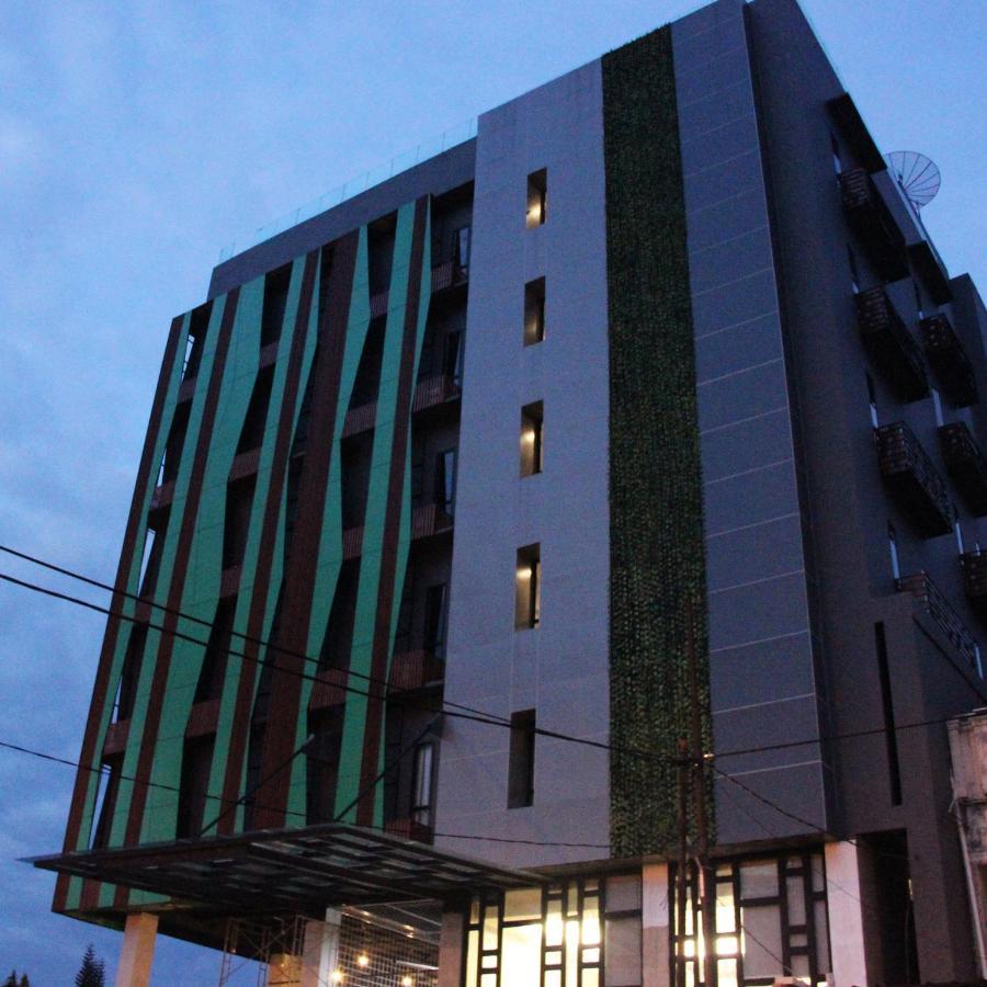 De Paris Hotel Медан Екстериор снимка