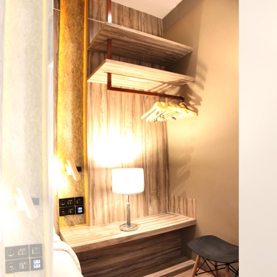 De Paris Hotel Медан Екстериор снимка