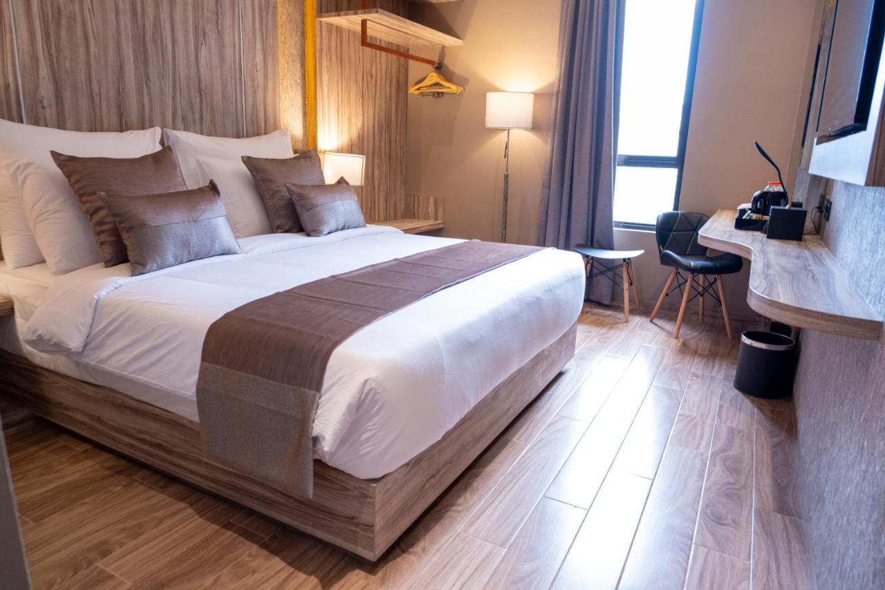De Paris Hotel Медан Екстериор снимка