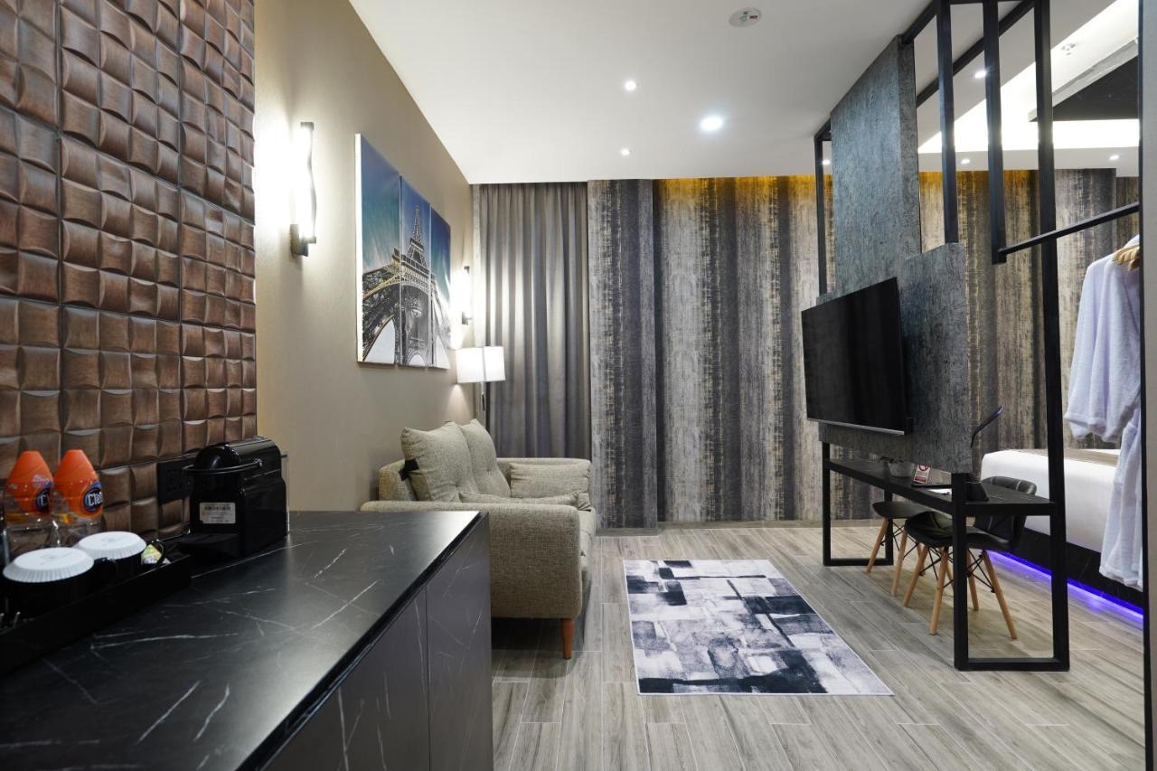 De Paris Hotel Медан Екстериор снимка