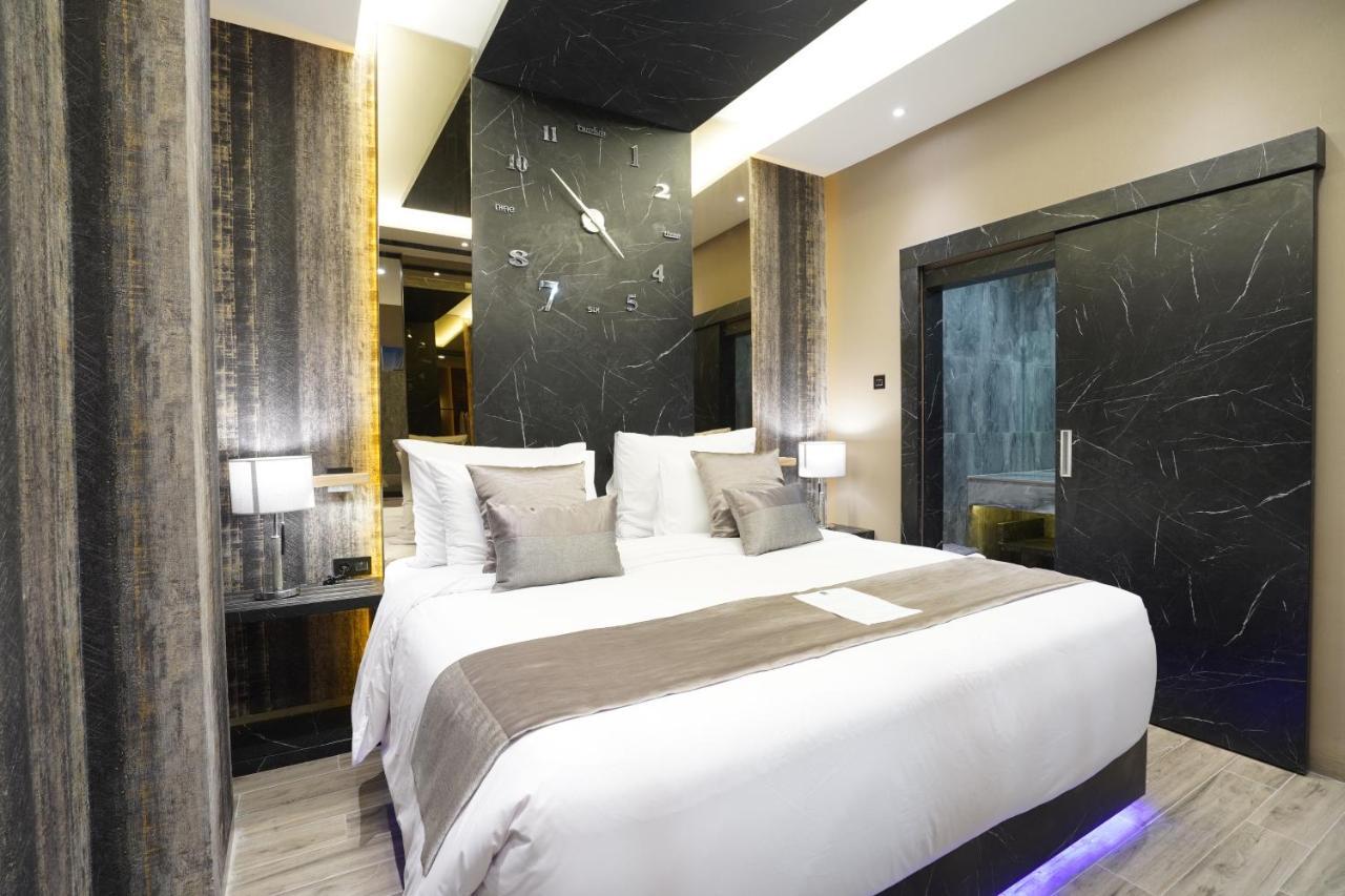 De Paris Hotel Медан Екстериор снимка