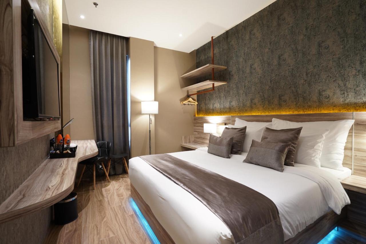 De Paris Hotel Медан Екстериор снимка