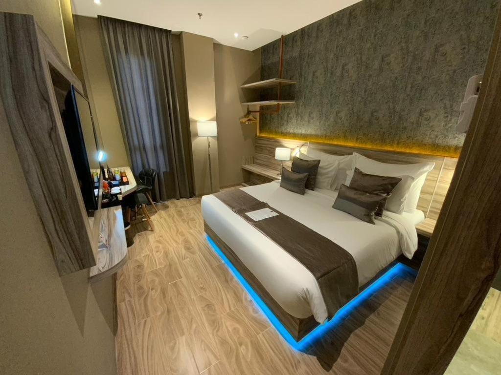 De Paris Hotel Медан Екстериор снимка