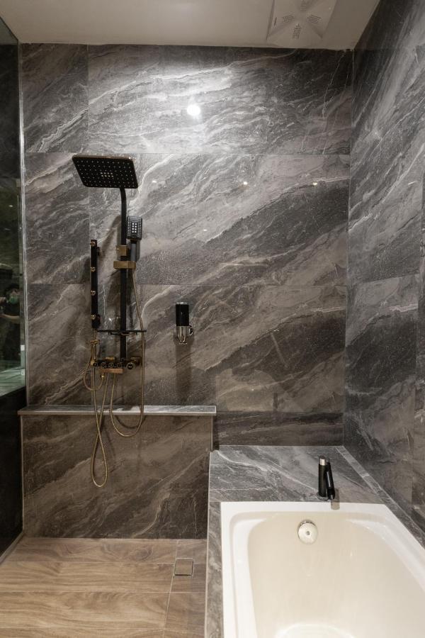 De Paris Hotel Медан Екстериор снимка