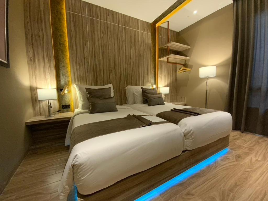 De Paris Hotel Медан Екстериор снимка