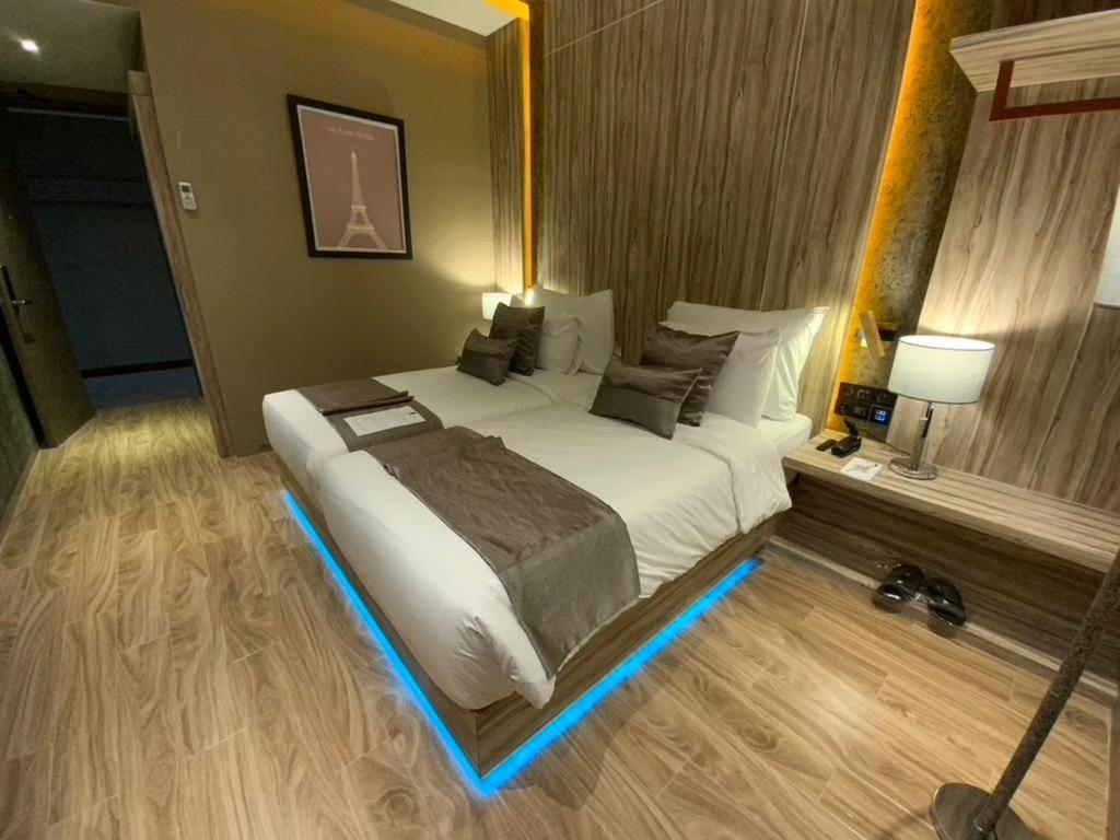 De Paris Hotel Медан Екстериор снимка