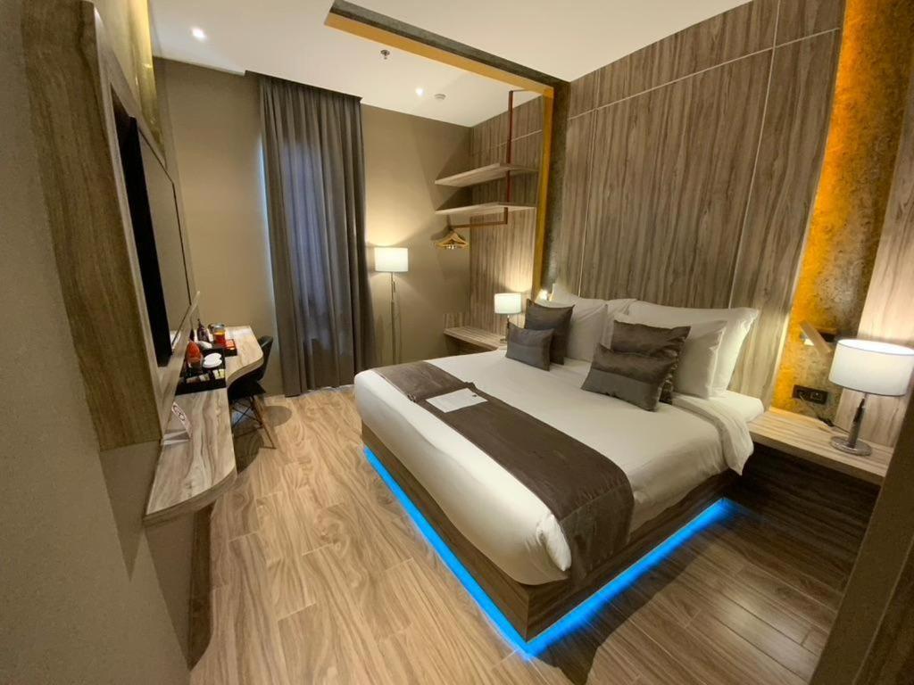 De Paris Hotel Медан Екстериор снимка